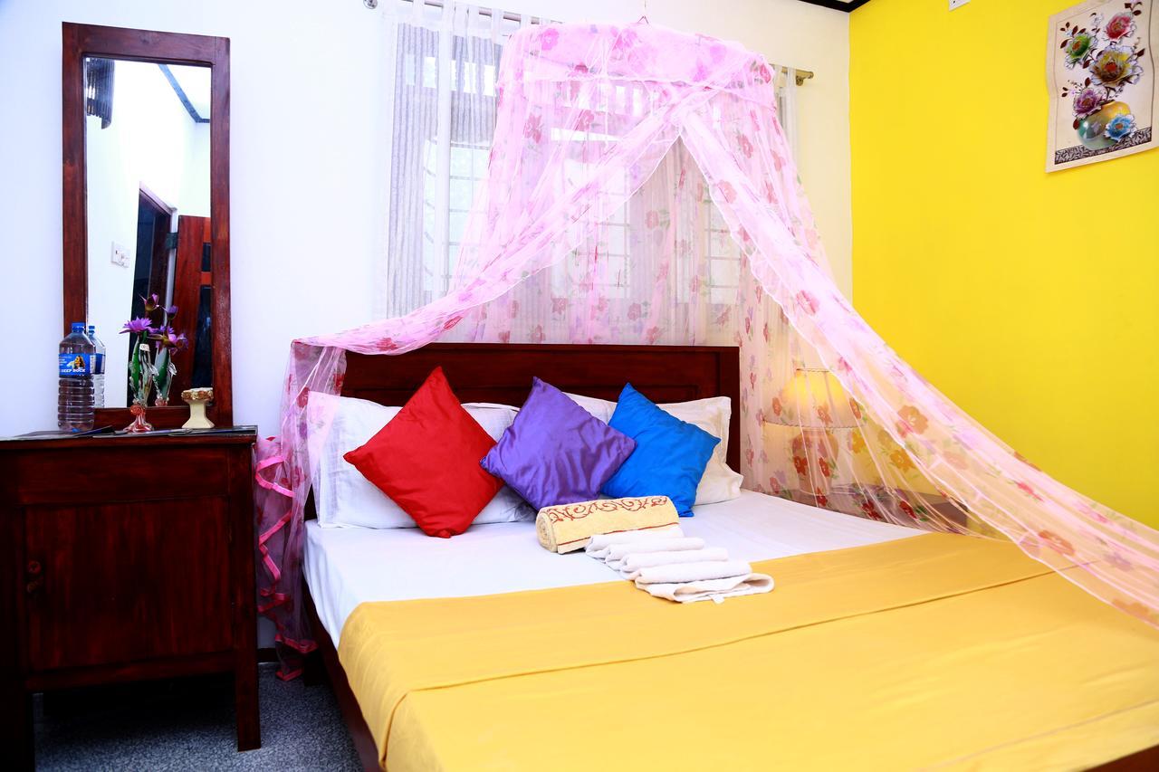 Sea Shine Beach Resort Mirissa Exteriör bild