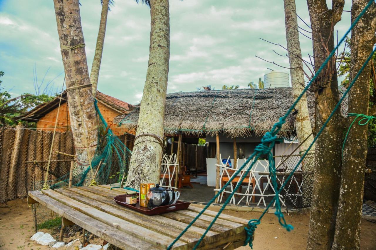 Sea Shine Beach Resort Mirissa Exteriör bild